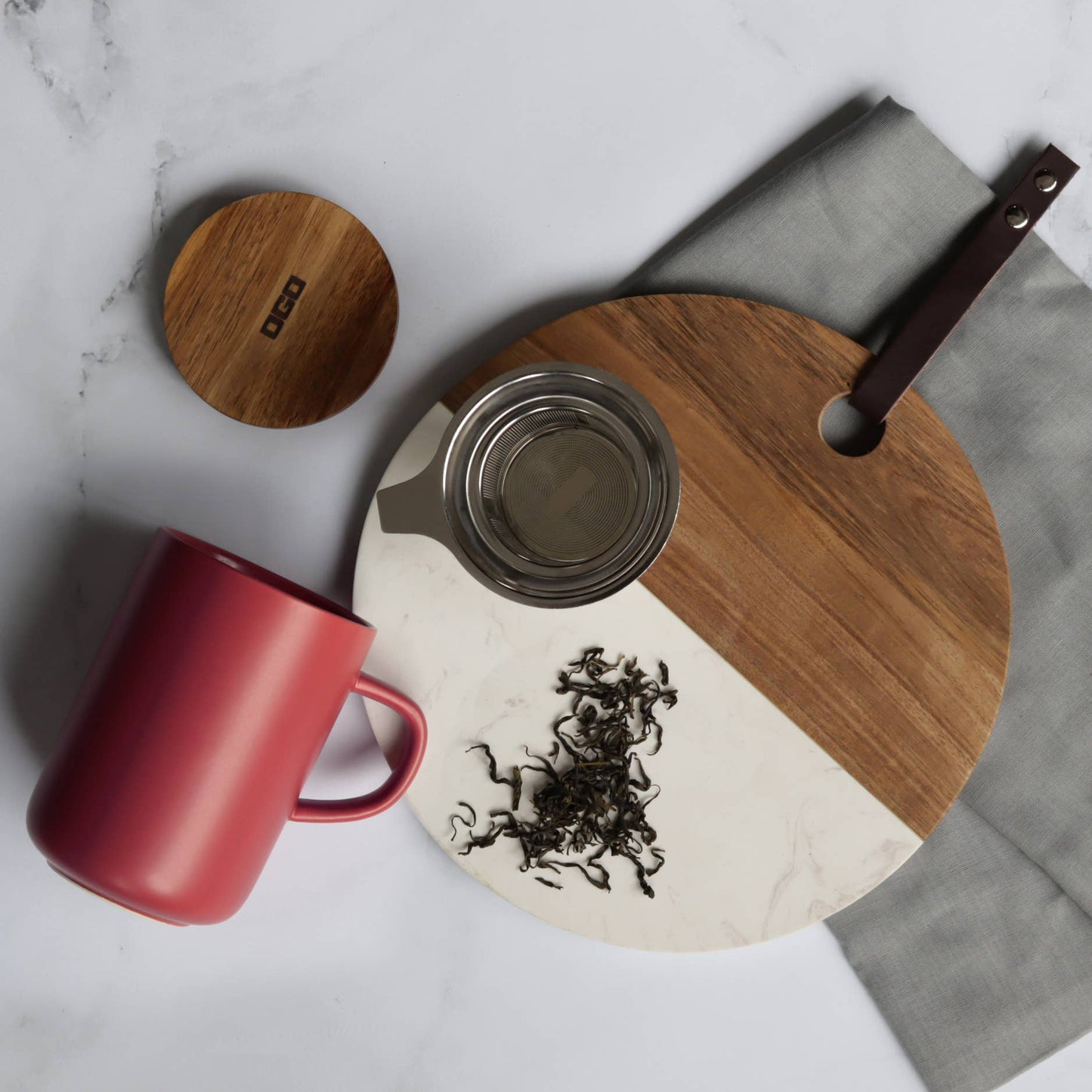 Burgundy stoneware tea pot with acacia lid