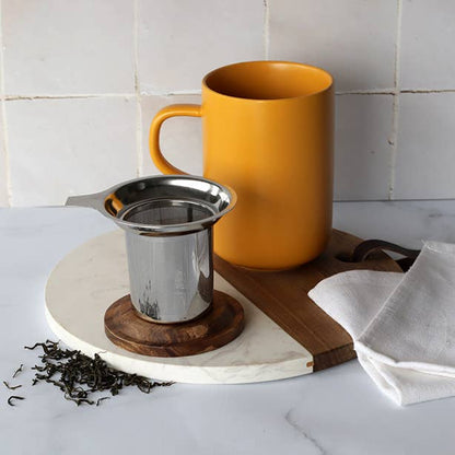 Yellow stoneware tea pot with acacia lid